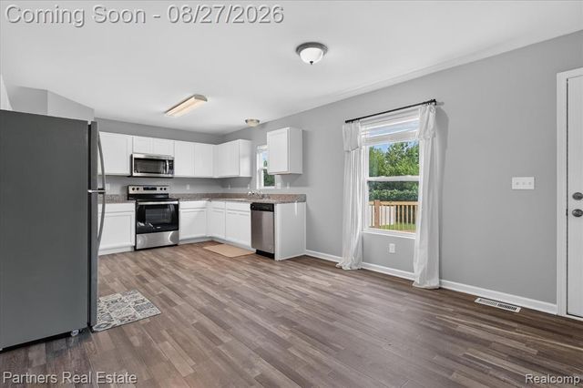 424 Saddlebrook Drive, Linden, MI 48451