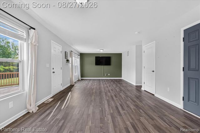 424 Saddlebrook Drive, Linden, MI 48451