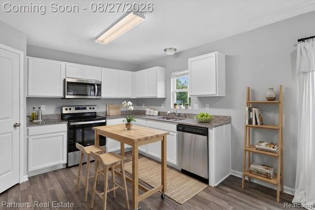 424 Saddlebrook Drive, Linden, MI 48451
