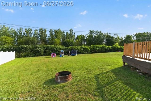 424 Saddlebrook Drive, Linden, MI 48451