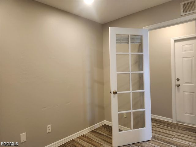 527 Hancock Bridge PKWY, Cape Coral, FL 33990