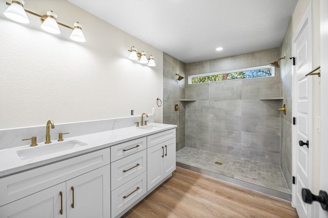 505 W Jefferson St, Kerrville, TX 78028