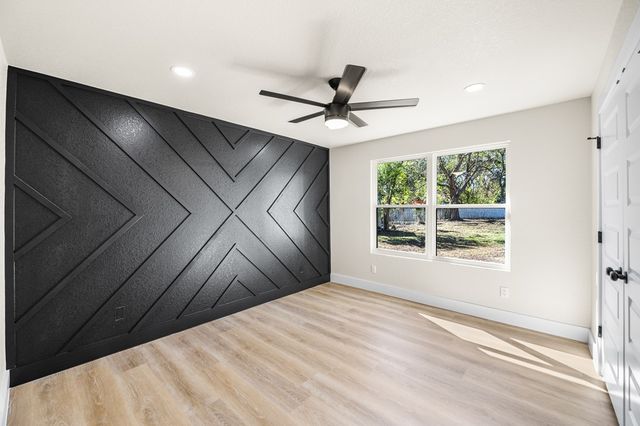 505 W Jefferson St, Kerrville, TX 78028