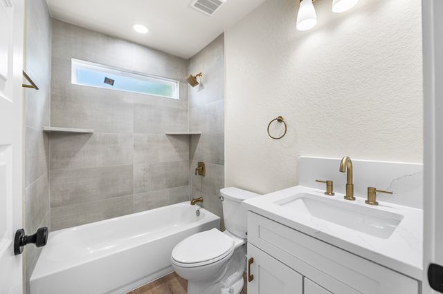 505 W Jefferson St, Kerrville, TX 78028