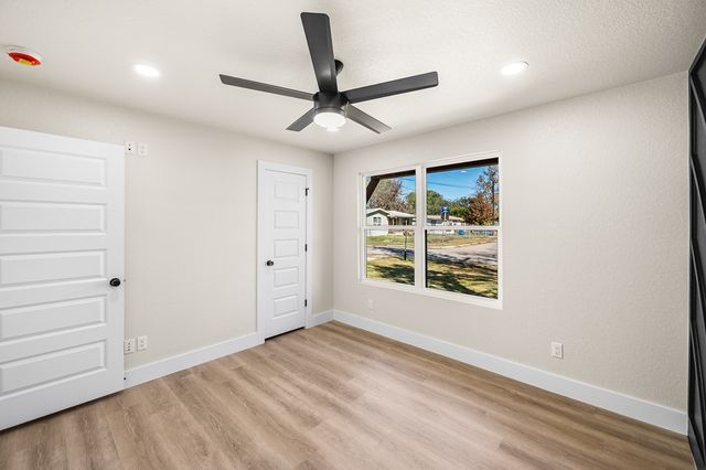 505 W Jefferson St, Kerrville, TX 78028