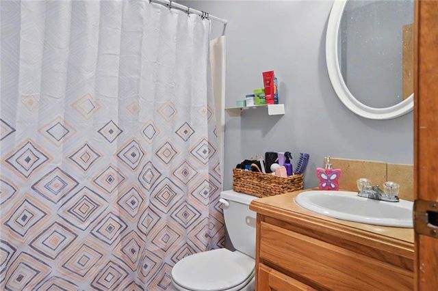 724 North Street, Lawrence, KS 66044