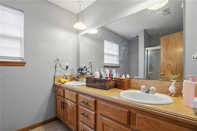 724 North Street, Lawrence, KS 66044