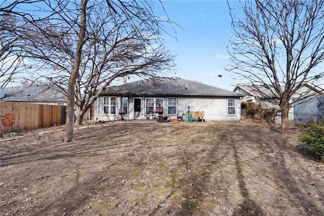 724 North Street, Lawrence, KS 66044