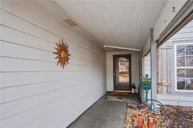 724 North Street, Lawrence, KS 66044