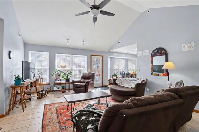 724 North Street, Lawrence, KS 66044