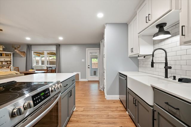 6909 Arborbrook Drive, North Richland Hills, TX 76182