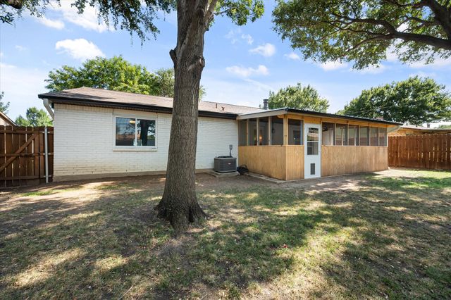 6909 Arborbrook Drive, North Richland Hills, TX 76182