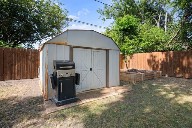 6909 Arborbrook Drive, North Richland Hills, TX 76182
