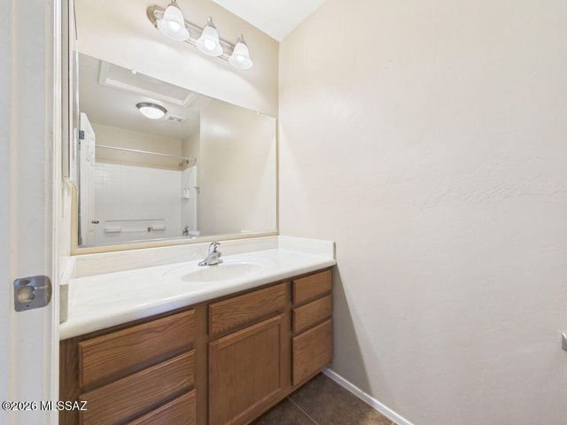 757 S Porter Routh Place, Vail, AZ 85641