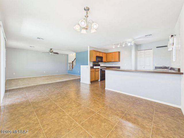 757 S Porter Routh Place, Vail, AZ 85641