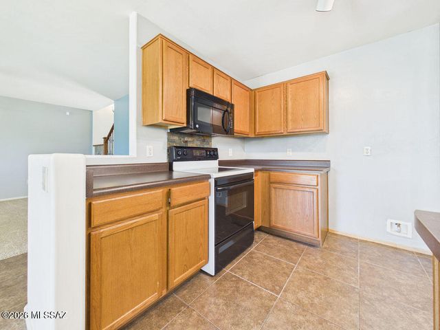 757 S Porter Routh Place, Vail, AZ 85641