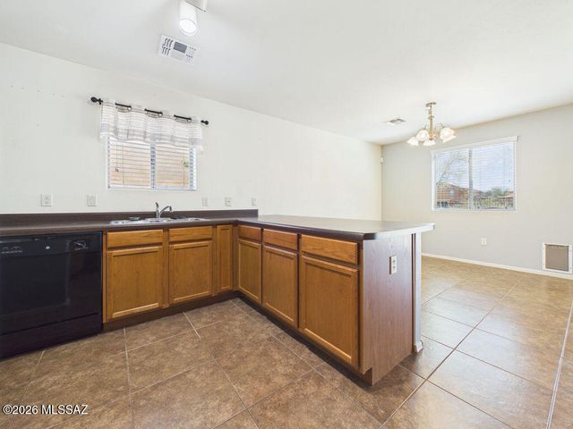 757 S Porter Routh Place, Vail, AZ 85641