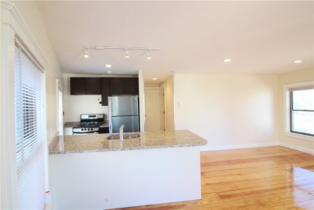 3 Spring Street 2, Newport, RI 02840