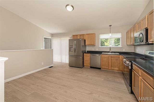 404 Pearl Creek Drive, Wentzville, MO 63385