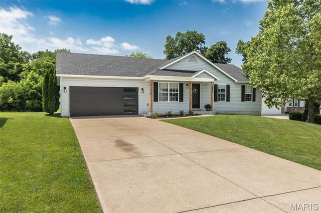 404 Pearl Creek Drive, Wentzville, MO 63385