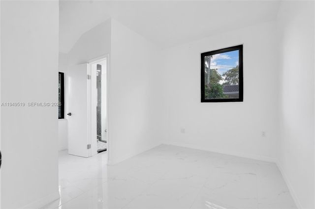 972 SW 44th Ave, Miami, FL 33134