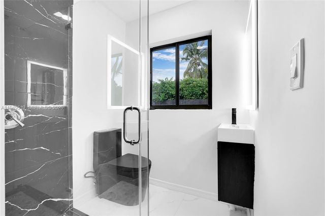 972 SW 44th Ave, Miami, FL 33134