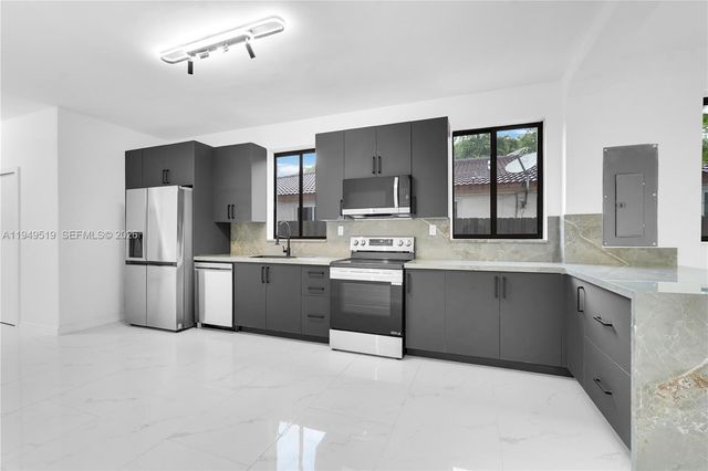 972 SW 44th Ave, Miami, FL 33134