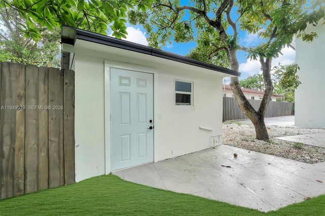 972 SW 44th Ave, Miami, FL 33134