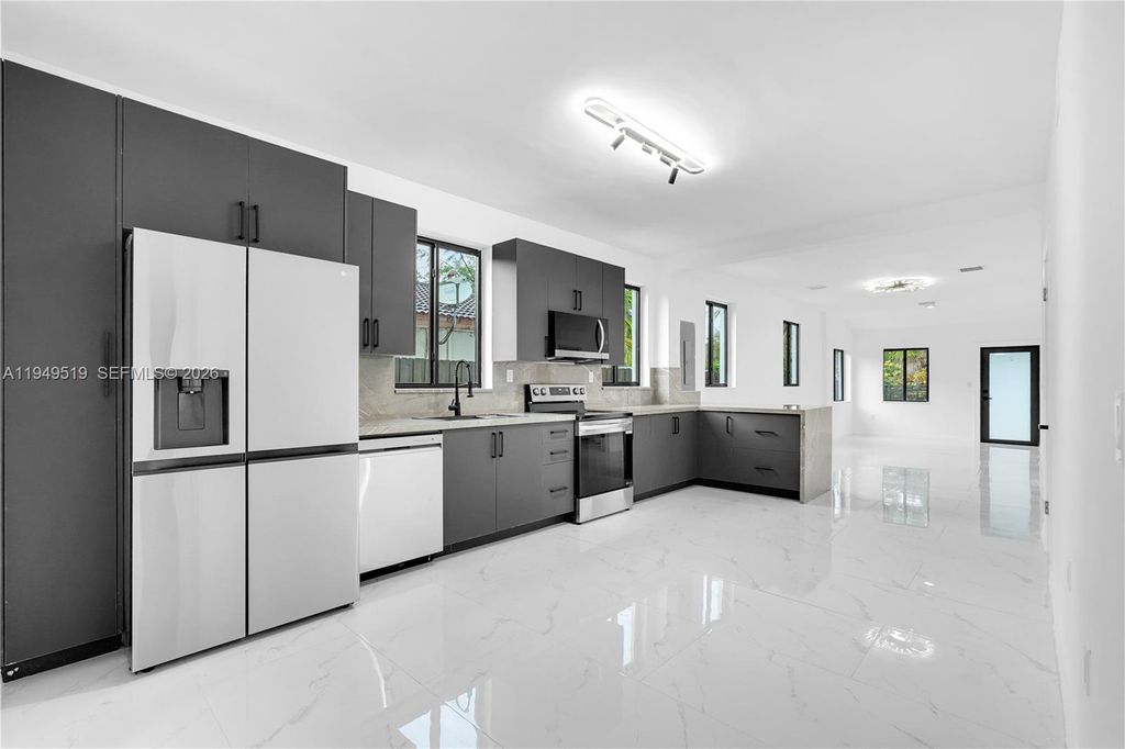 972 SW 44th Ave, Miami, FL 33134