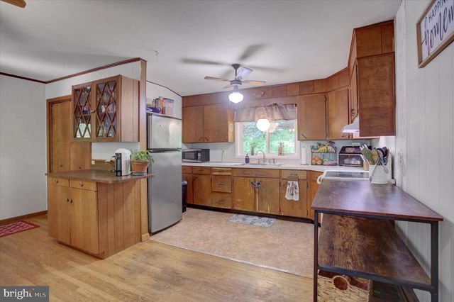 215 PINE RIDGE LN, Fayetteville, PA 17222