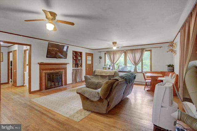 215 PINE RIDGE LN, Fayetteville, PA 17222