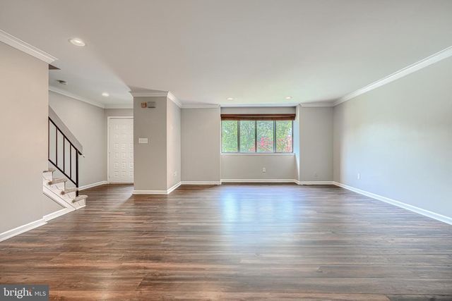 11 LACOSTA, Towson, MD 21204