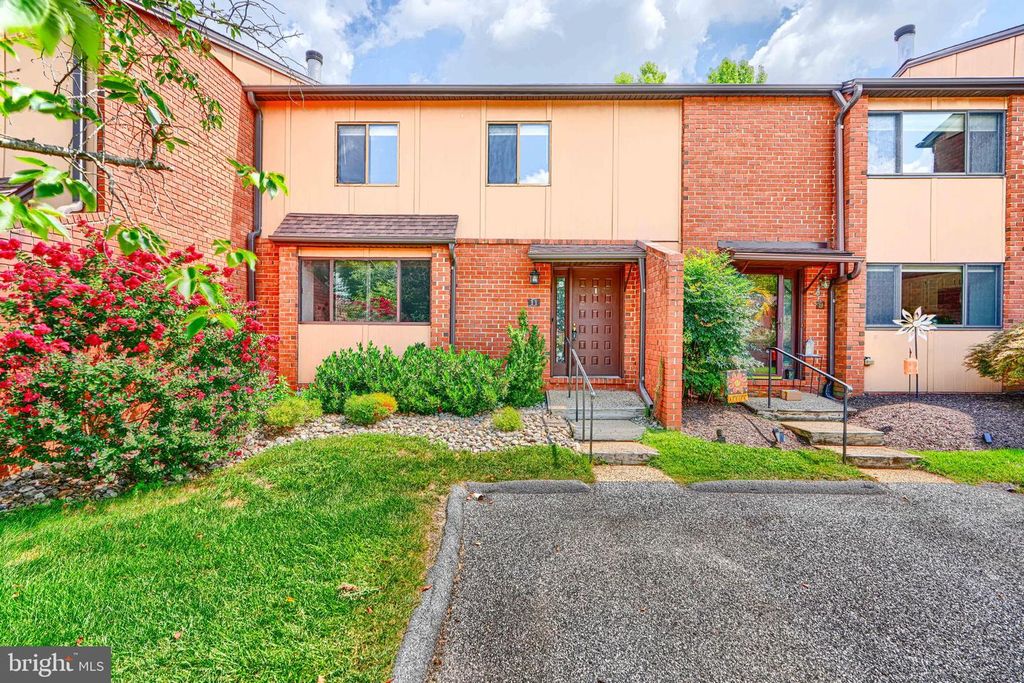 11 LACOSTA, Towson, MD 21204