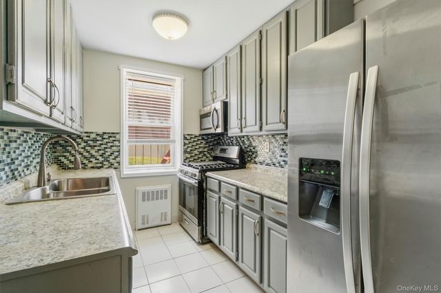 679 warburton Avenue 2R, Yonkers, NY 10471