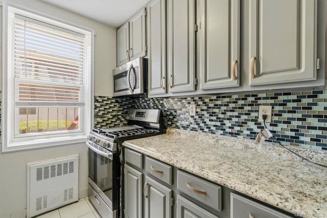 679 warburton Avenue 2R, Yonkers, NY 10471