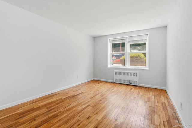 679 warburton Avenue 2R, Yonkers, NY 10471