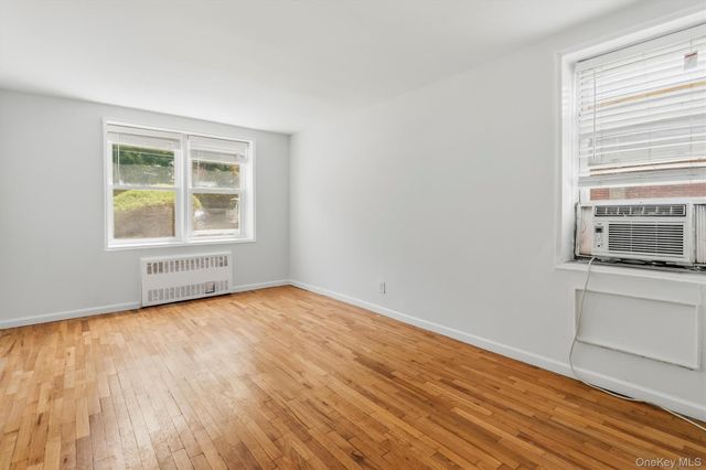 679 warburton Avenue 2R, Yonkers, NY 10471