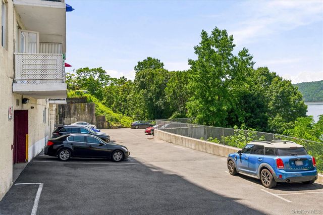 679 warburton Avenue 2R, Yonkers, NY 10471