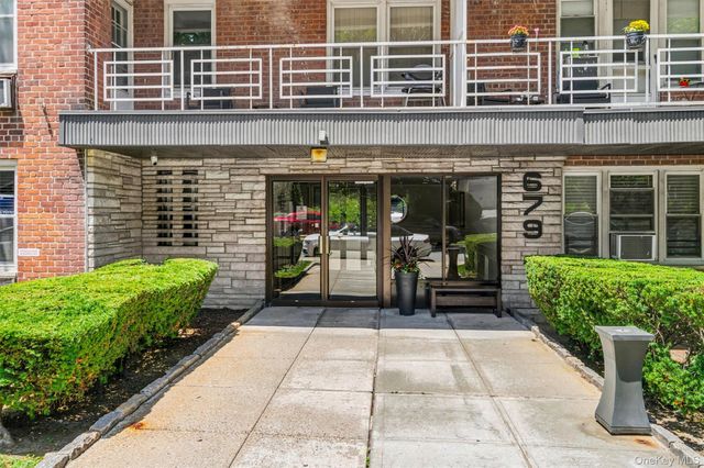 679 warburton Avenue 2R, Yonkers, NY 10471