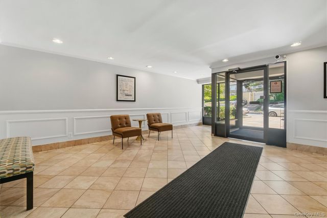 679 warburton Avenue 2R, Yonkers, NY 10471