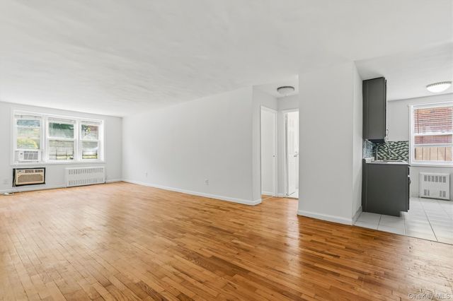 679 warburton Avenue 2R, Yonkers, NY 10471