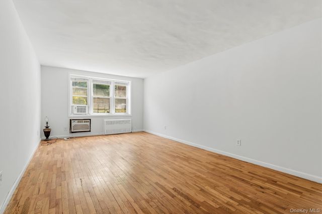 679 warburton Avenue 2R, Yonkers, NY 10471