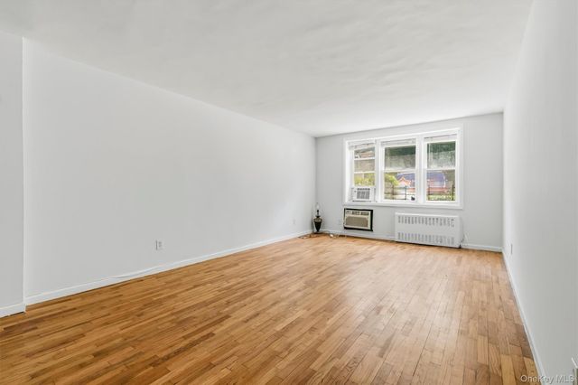 679 warburton Avenue 2R, Yonkers, NY 10471