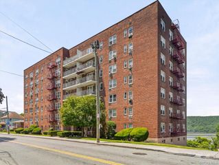 679 warburton Avenue 2R, Yonkers, NY 10471