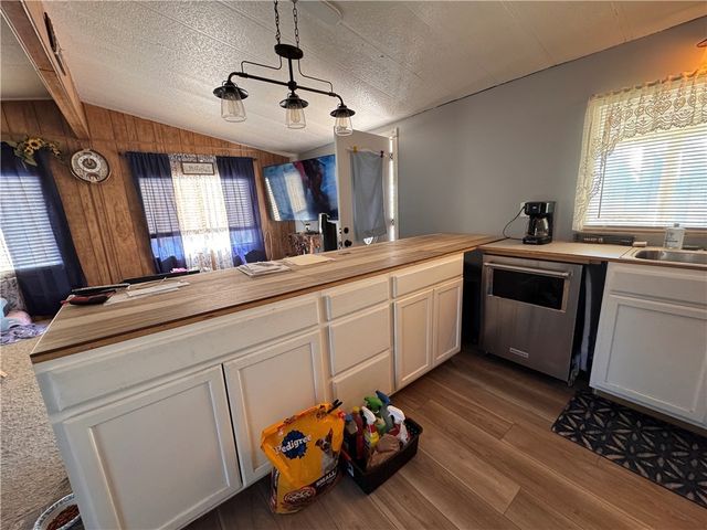 4517 N N Thurman Dr Drive, Golden Valley, AZ 86413