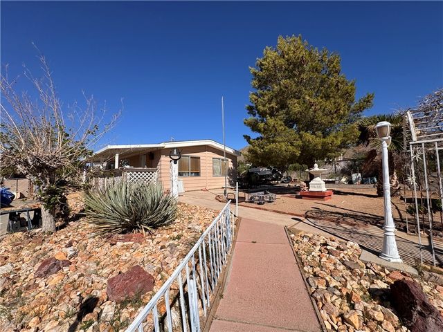 4517 N N Thurman Dr Drive, Golden Valley, AZ 86413