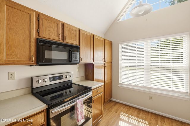 4445 Southbridge Ct, Louisville, KY 40272