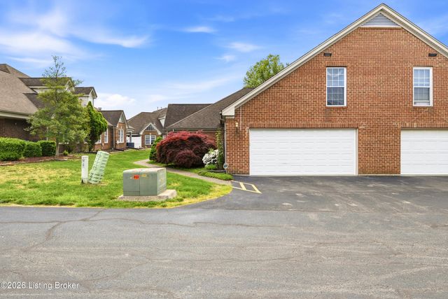 4445 Southbridge Ct, Louisville, KY 40272
