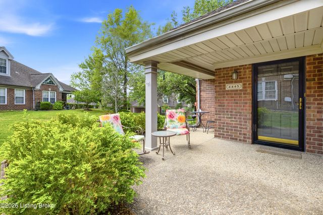 4445 Southbridge Ct, Louisville, KY 40272