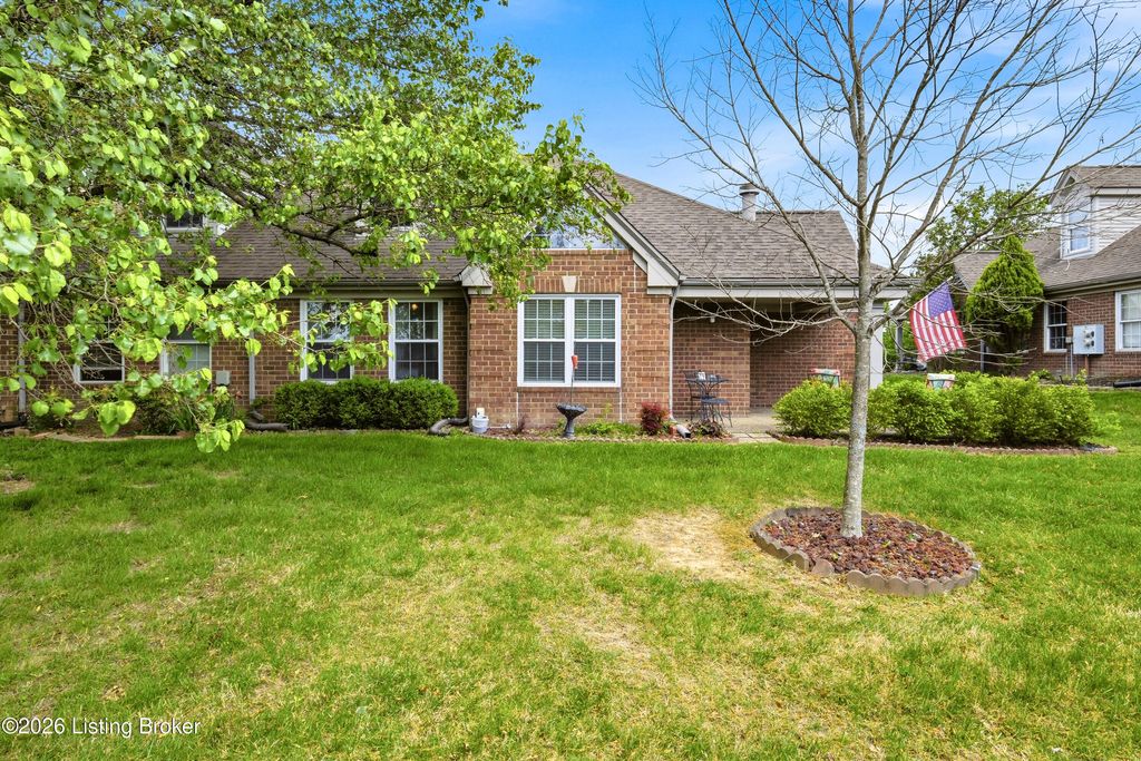 4445 Southbridge Ct, Louisville, KY 40272